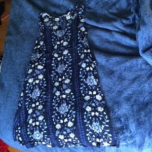 Pretty blue floral tunic tank.